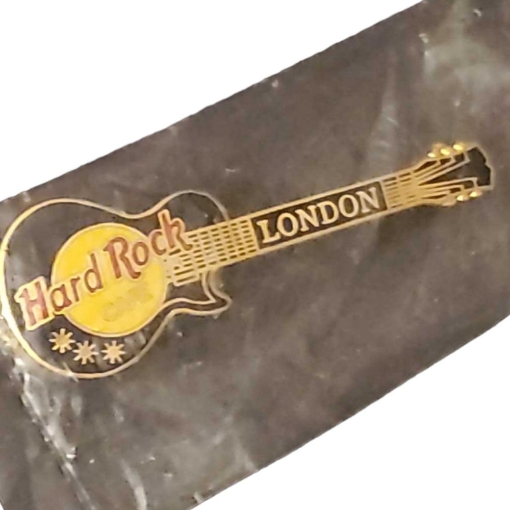 Hard Rock Cafe London Guitar Music Brooch Vintage Still In Package